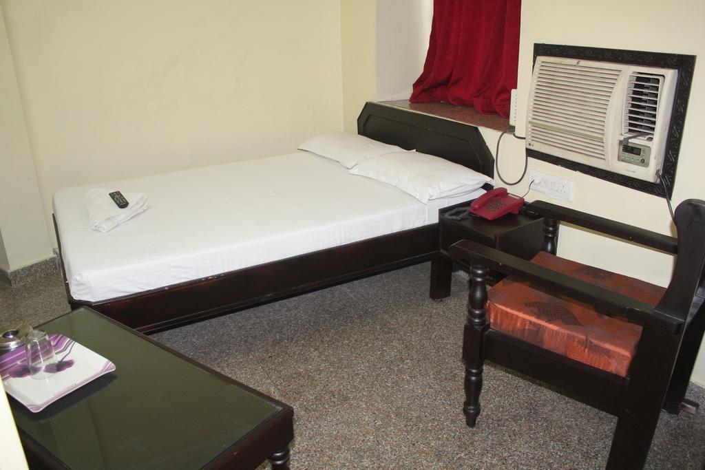 Hotel Vijayabhanu Визакхапатнам Стая снимка