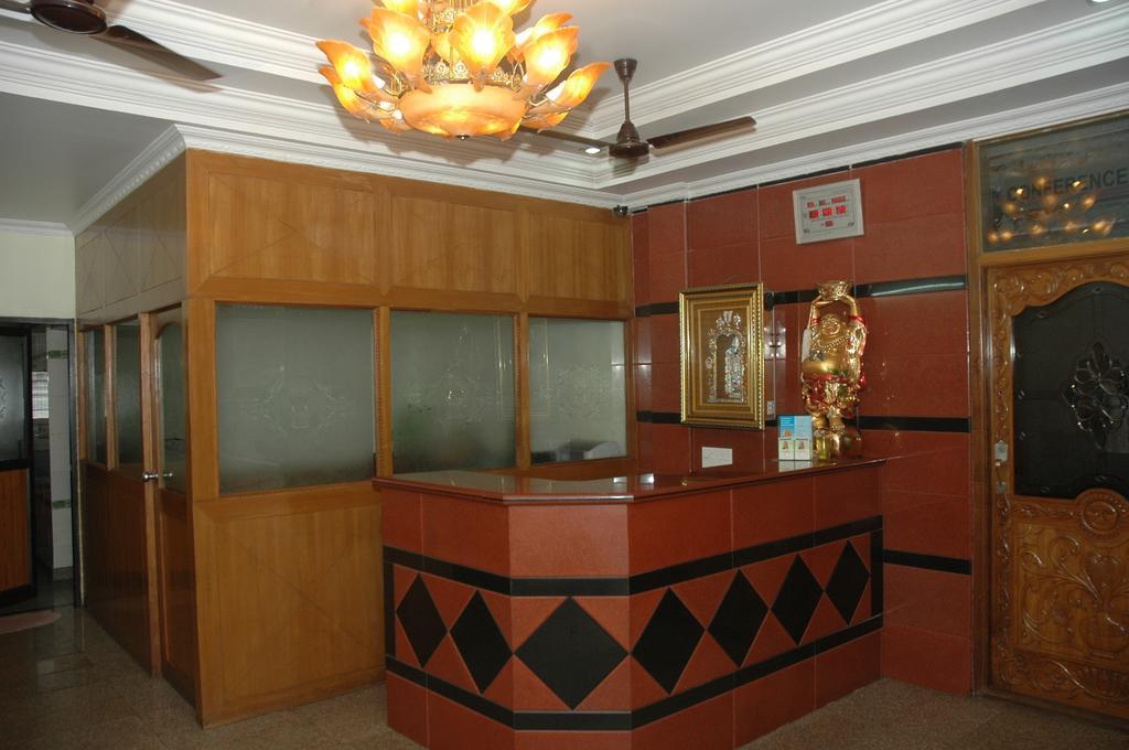 Hotel Vijayabhanu Визакхапатнам Екстериор снимка